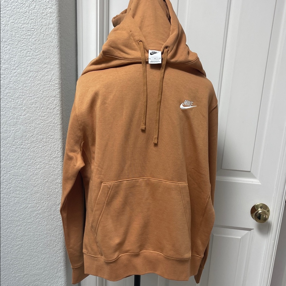 Nike Men’s Brown/Tan Pullover Hoodie with White Swoosh